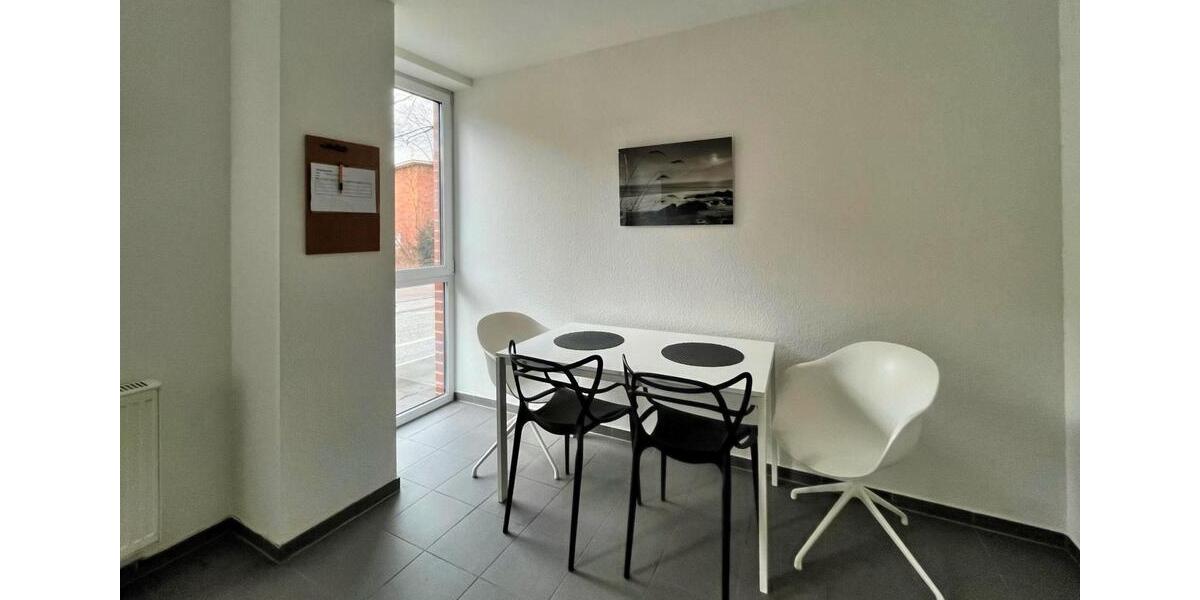 Zimmer frei ab April! Azubis und Studenten! 1 zimmer