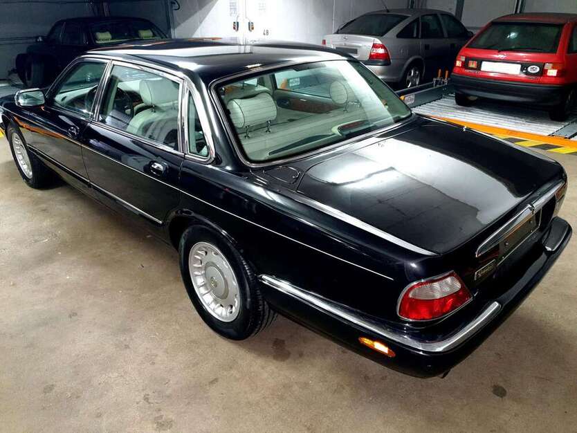 Jaguar Daimler 165.900 km 14.999 € Hamburg 20144