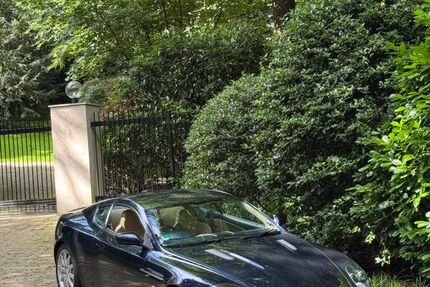 Aston Martin DB9