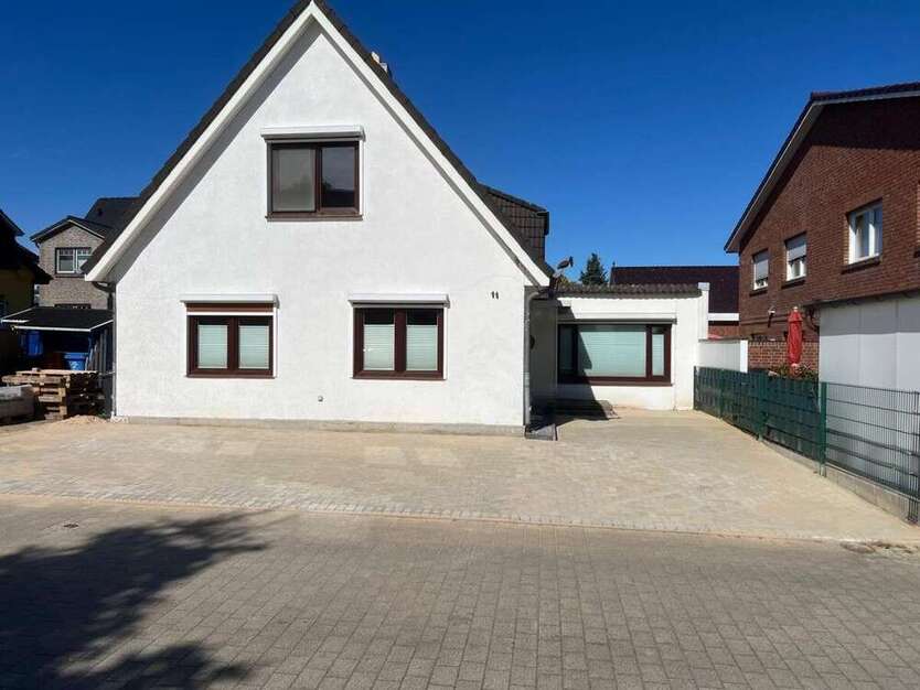 Haus zum Mieten in Henstedt-Ulzburg 1.850 € 127.75 m²