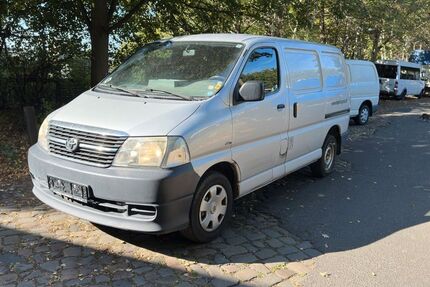Toyota Hiace 173.658 km 5.800 € HAMBURG 22113