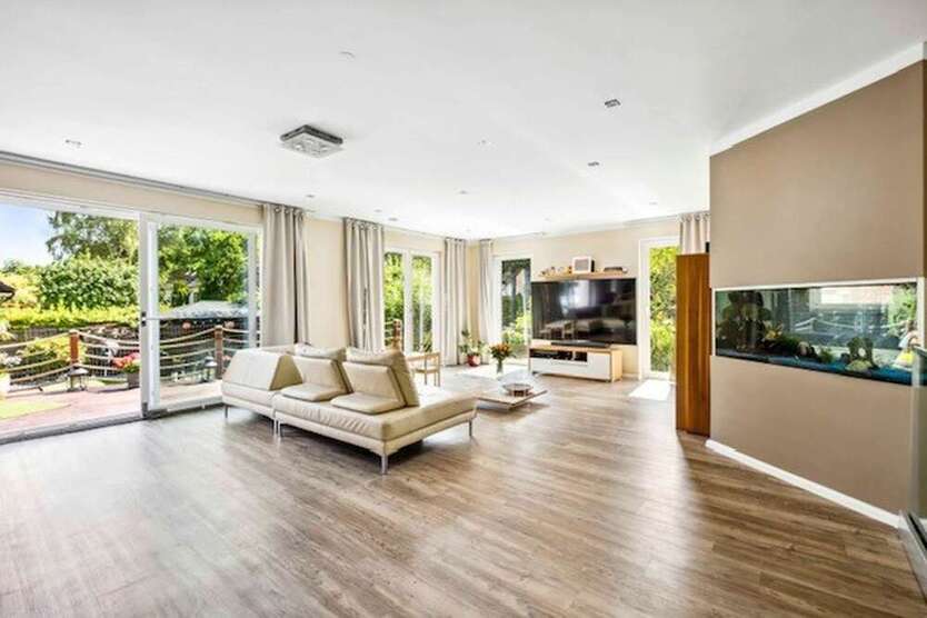 Haus zum Kaufen in Hamburg 1.699.000 € 400 m²