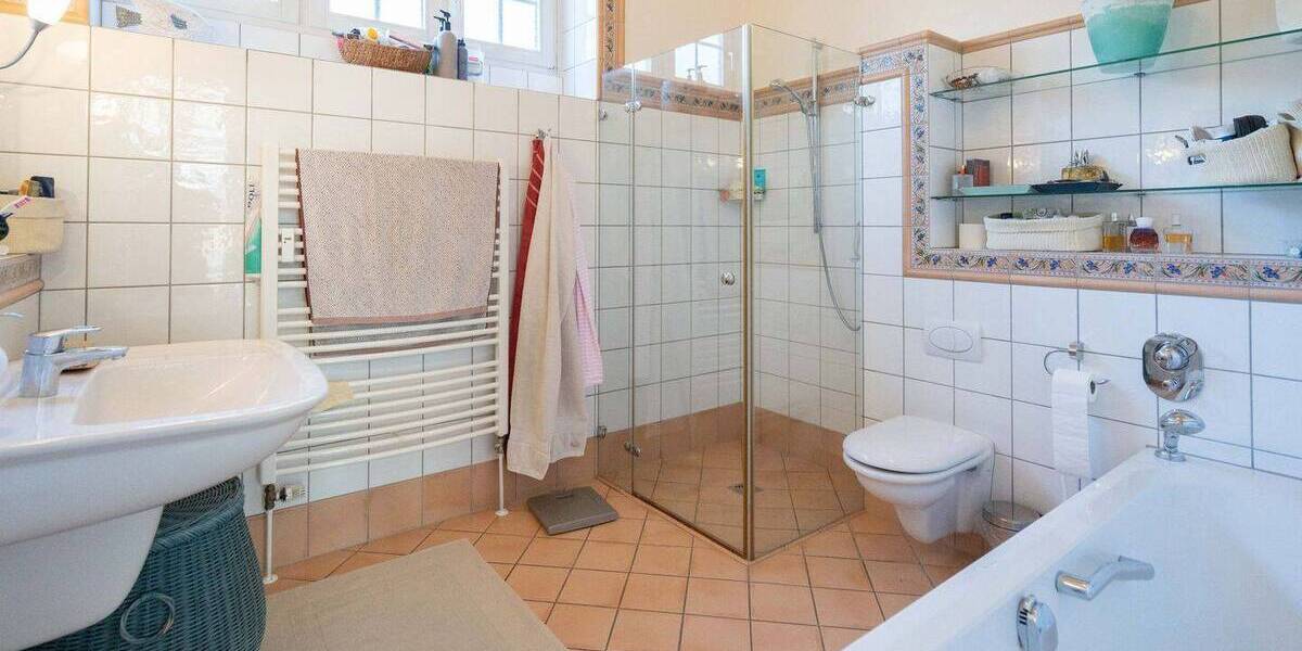 Etagenwohnung Hamburg Rahlstedt - 4 Zimmer, 175 m&sup2;, 2.460&euro; | Angebot:26879158