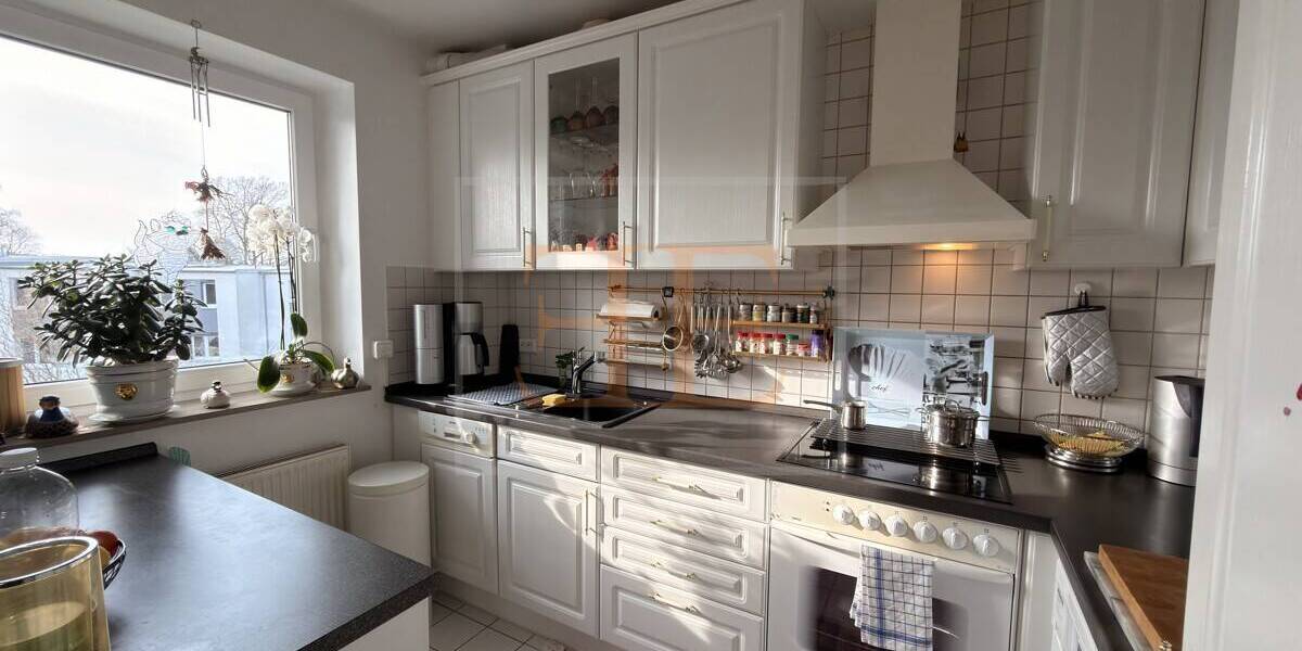 Sonnige 2-Zimmer-Wohnung mit Südbalkon und Tiefgarage in ruhiger Lage von Hamburg-Lurup - Etagenwohnung Hamburg / Lurup Lurup | Angebot:26261236