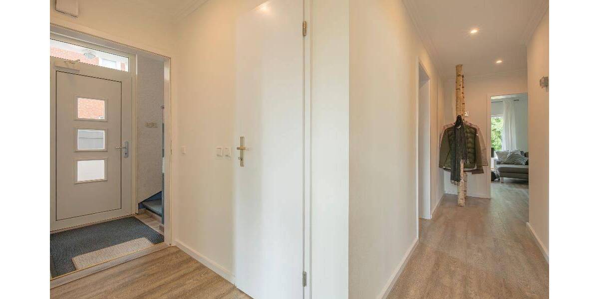 Einfamilienhaus Hamburg Rahlstedt - 9 Zimmer, 232 m&sup2;, 990.000&euro; | Angebot:26834932