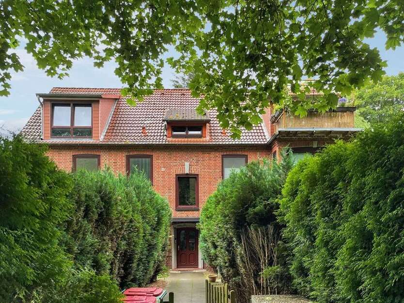 Haus zum Kaufen in Hamburg 745.000 € 304 m²