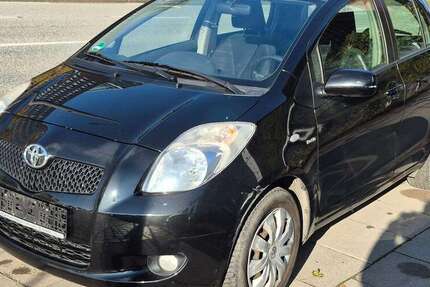 Toyota Yaris 190.000 km 1.990 € Hamburg 20097