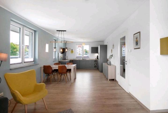 3 Zimmer Penthouse Wohnung mit Fahrstuhl, Balkon und Sauna 3 zimmer
