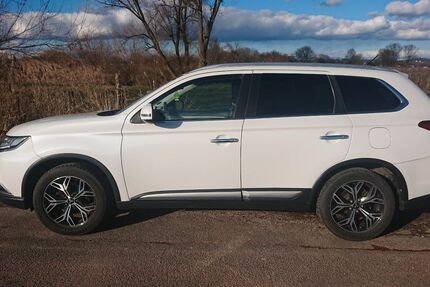 Mitsubishi Outlander 132.000 km 12.500 &euro; Hamburg 21129