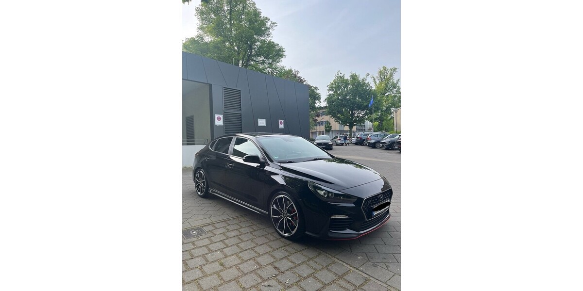 Hyundai i30 103.000 km 21.000 € Hamburg 20038
