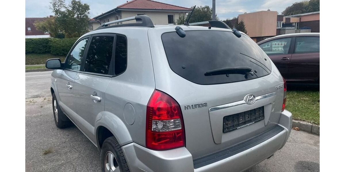 Hyundai TUCSON 215.300 km 2.950 &euro; Hamburg 22309