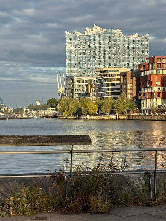 Über den Dächern der Hafencity: Hochwertige Wohnung mit großer eigener Dachterrasse