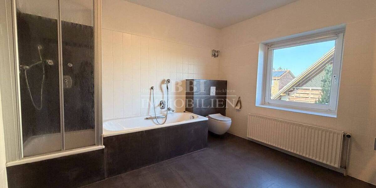 Einfamilienhaus Henstedt-Ulzburg Ulzburg - 7 Zimmer, 225 m&sup2;, 615.000&euro; | Angebot:26204446