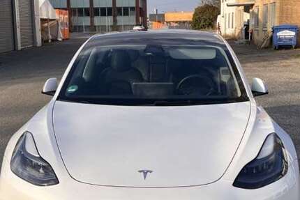 Tesla Model 3 64.000 km 26.900 &euro; Hamburg 22395