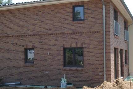 Duvenstedt: Neubau-Stadthaus-Hälfte mit ganz viel Ausstattung und Platz 6 zimmer