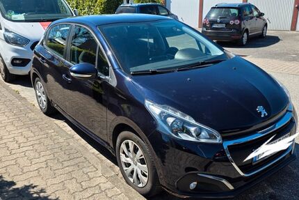 Peugeot 208 120.000 km 5.350 &euro; Halstenbek 25469