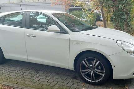 Alfa Romeo Giulietta 121.000 km 8.000 € Hamburg 22547