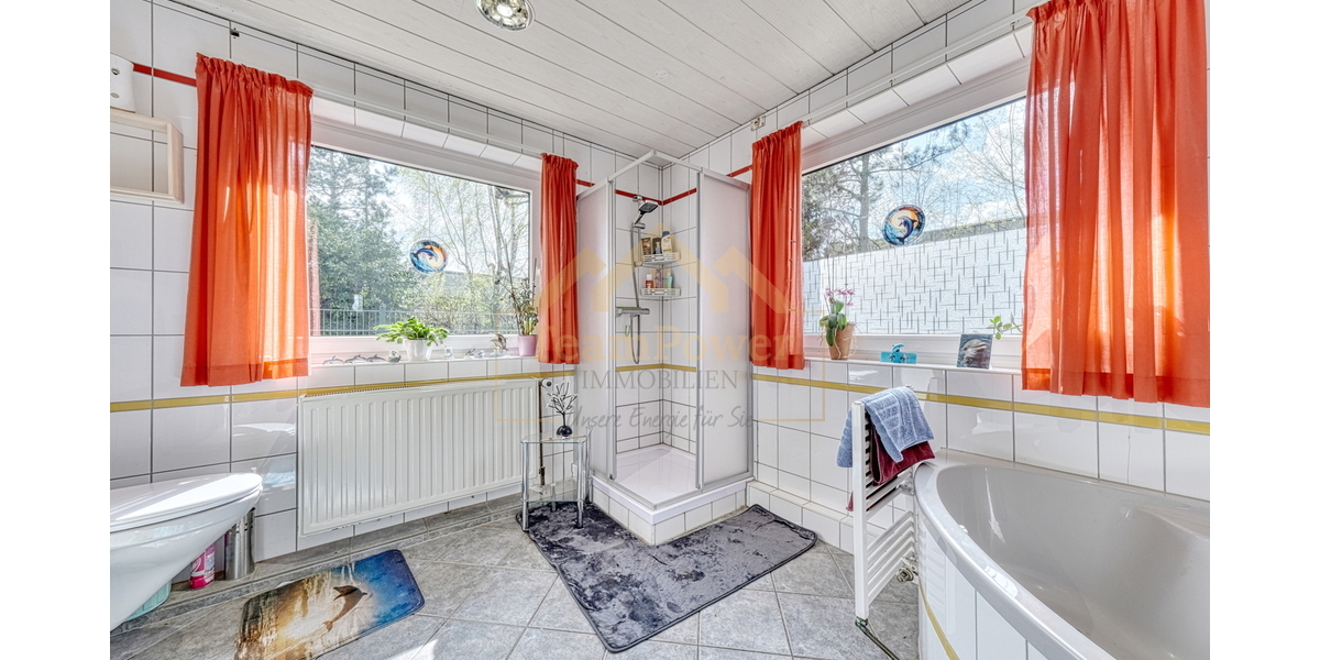 Ein Ort, unzählige Möglichkeiten: 298 m² für Wohnen, Arbeiten & Visionen - Bungalow Henstedt-Ulzburg Ulzburg | Angebot:26194801