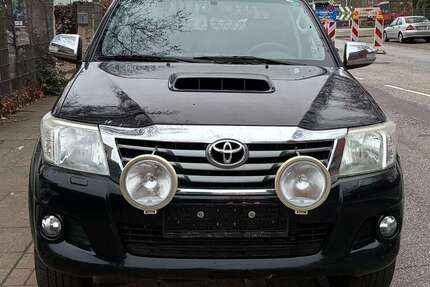 Toyota Hilux 330.126 km 13.900 &euro; Hamburg 20537