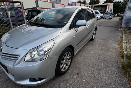 Toyota Corolla Verso 168.500 km 5.500 &euro; Pinneberg 25421