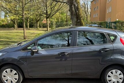 Ford Fiesta 142.428 km 3.399 &euro; Hamburg 22175