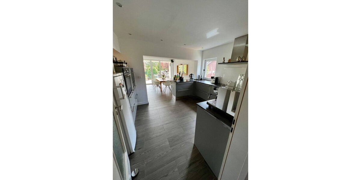 Einfamilienhaus Hamburg Rahlstedt - 8 Zimmer, 180 m&sup2;, 2.800&euro; | Angebot:26306502