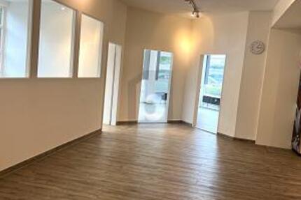 HELLE UND FREUNDLICHE ARBEITSRÄUME - Gewerbeobjekt Hamburg Schnelsen | Angebot:27267439