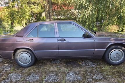 Mercedes-Benz 190 58.360 km 9.990 € Hamburg 21039