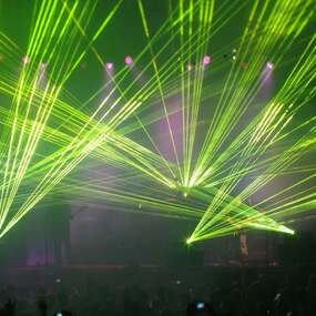 Yumi Zouma 13.03.2026 BETTY (ehem. headCRASH)