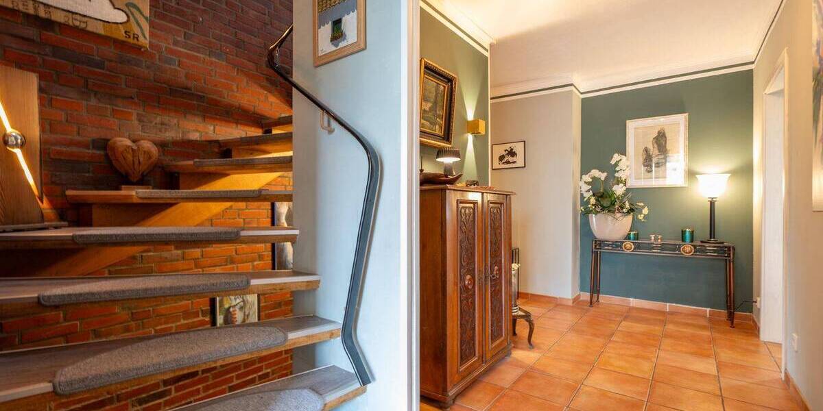 Mehrfamilienhaus, Wohnhaus Hamburg Rahlstedt - 9 Zimmer, 269 m&sup2;, 750.000&euro; | Angebot:26698011