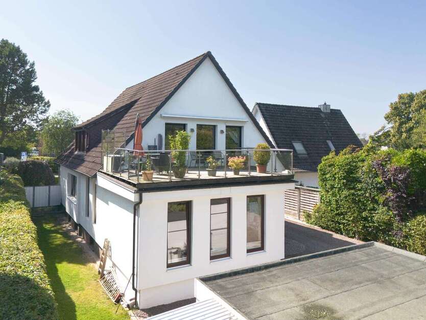 Haus zum Kaufen in Rellingen 845.000 € 213 m² 7 zimmer