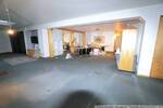 Zentrales Büro mit großer beheizbarer Lagerhalle im zentralem Norden !