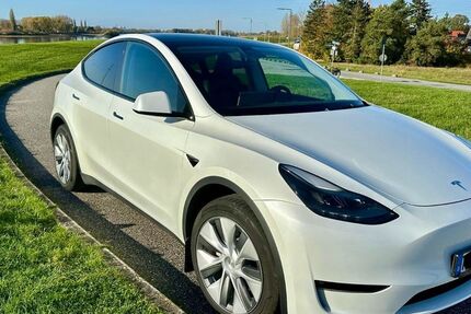 Tesla Model Y 49.500 km 33.300 &euro; Hamburg 21037