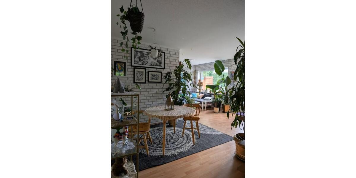 Zimmer frei in liebevoller, grüner Wohnung mit großer Terrasse – 18 zimmer