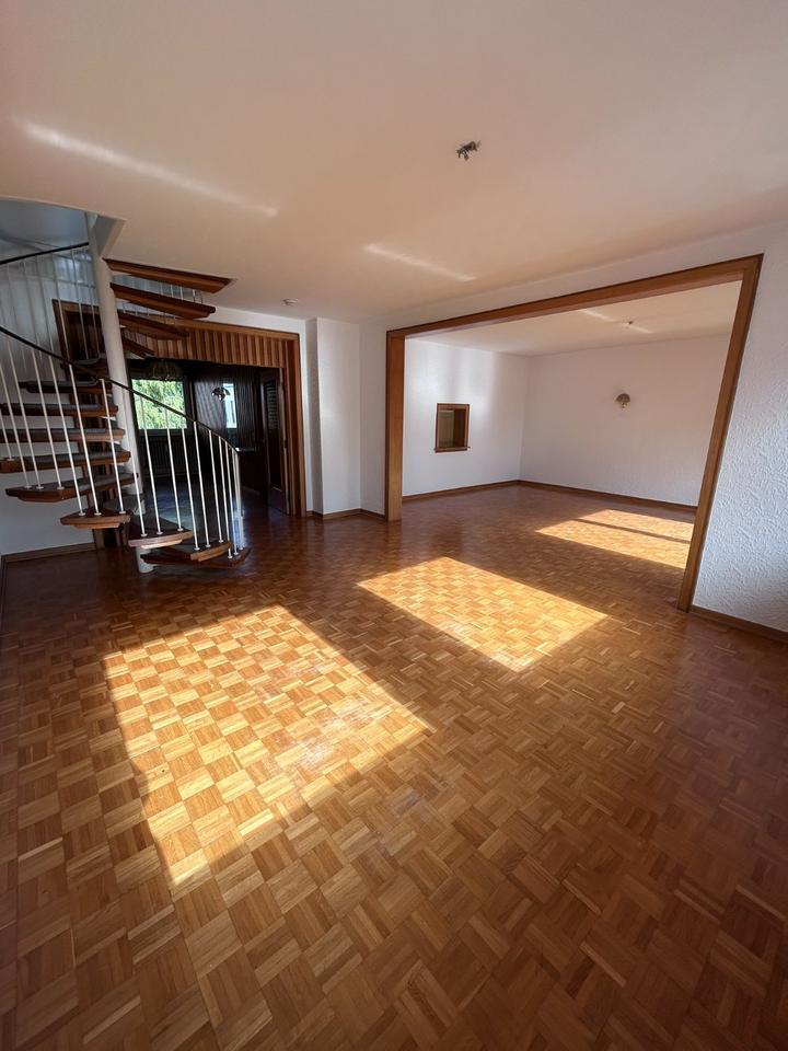 charmante 3 - Zimmer - Maisonettwohnung in zentraler Lage zimmer