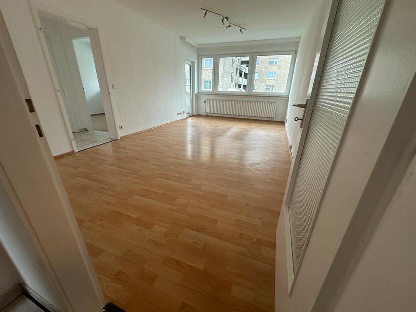 3-Zimmer-Wohnung, zentrale Lage, bezugsfertig, von Privat zimmer