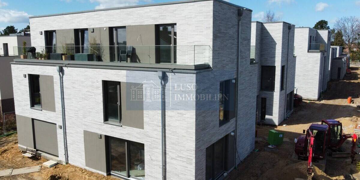 Doppelhaushälfte Wedel Marienhof - 4 Zimmer, 131 m&sup2;, 2.800&euro; | Angebot:26595059