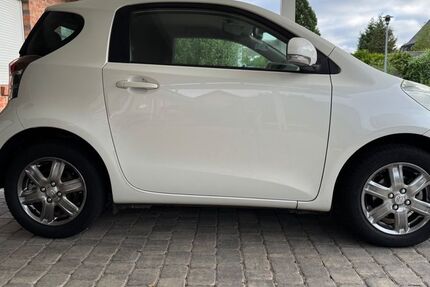 Toyota IQ 140.000 km 4.450 € Hamburg 22043