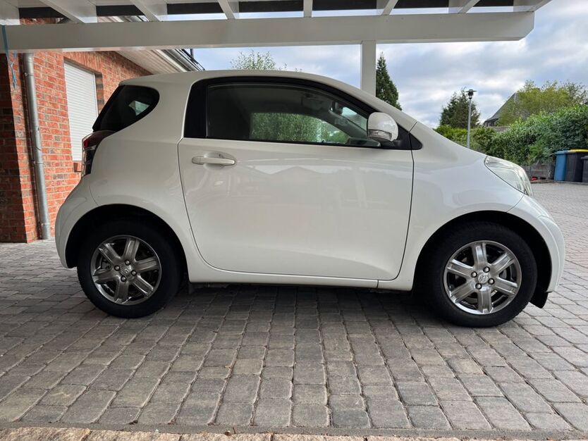 Toyota IQ 140.000 km 4.450 € Hamburg 22043