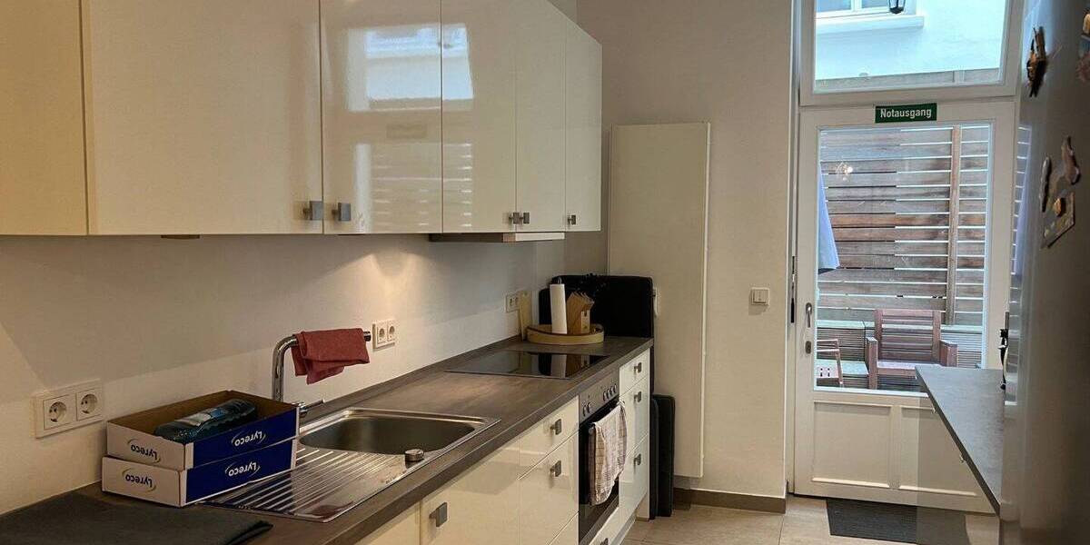 luxuriös. Untergeschoß: Büro, elegant. weißer Jugendstil, nahe Klosterstern 5 zimmer