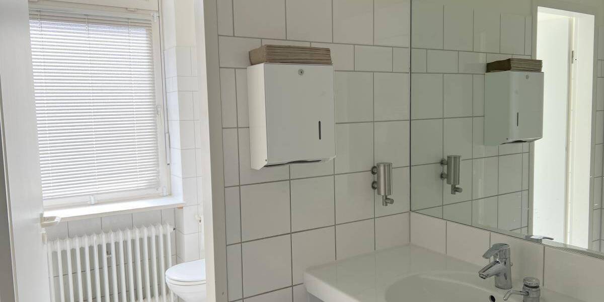 Gewerbeobjekt Hamburg Jenfeld - 4 Zimmer, 94 m&sup2;, 1.700&euro; | Angebot:26161591