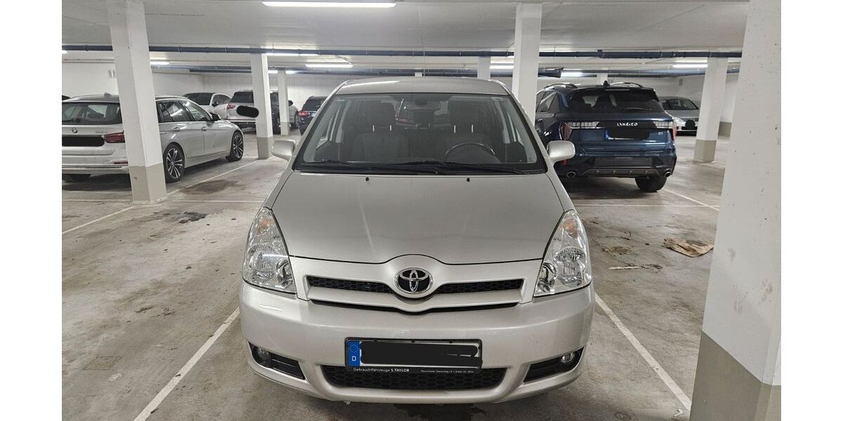 Toyota Corolla Verso 183.500 km 4.999 € Hamburg 22303
