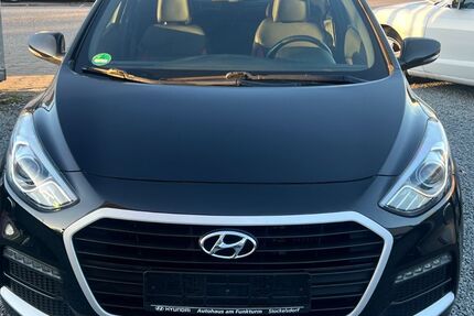 Hyundai i30 72.000 km 11.990 &euro; Hamburg 20537