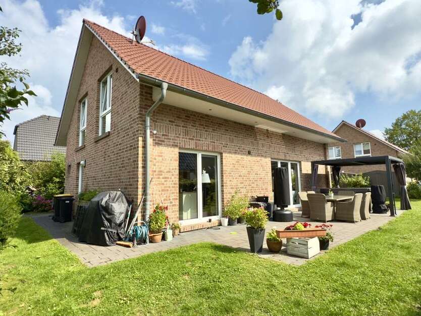 Haus zum Mieten in Wedel 2.080 € 137 m²