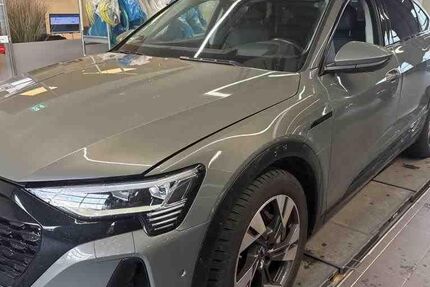 Audi Q8 e-tron 35.465 km 52.990 &euro; Hamburg 22047
