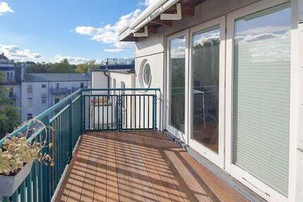 *Über den Dächern von Ottensen* Individuelle Maisonettewohnung mit sonniger Dachterrasse 3 zimmer