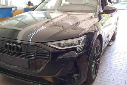 Audi e-tron 19.113 km 39.950 &euro; Hamburg 22047