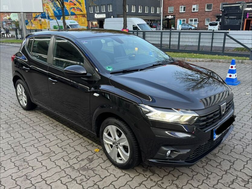 Dacia Sandero 75.000 km 10.999 € Hamburg 20144