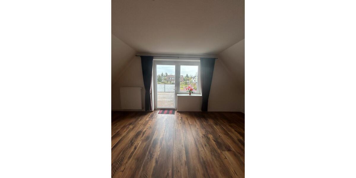 Dachgeschoßwohnung Trittau - 2 Zimmer, 86 m&sup2;, 1.195&euro; | Angebot:26399519