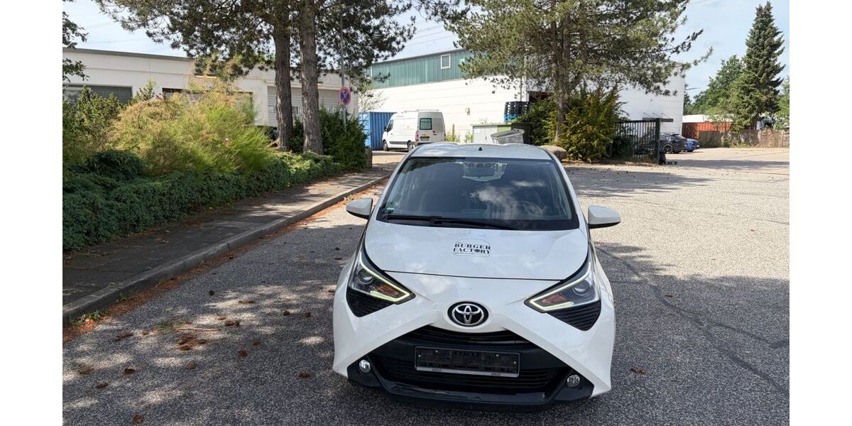 Toyota Aygo (X) 105.054 km 5.999 &euro; Barsbüttel 22885